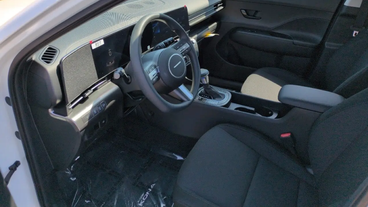 2026 Hyundai KONA SE