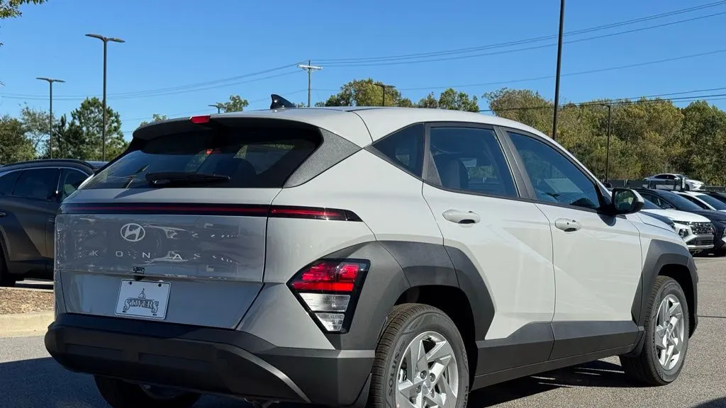 2026 Hyundai KONA SE