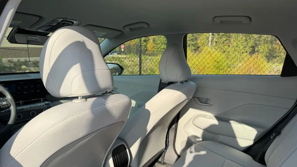 2026 Hyundai KONA SE