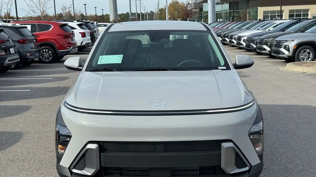 2026 Hyundai KONA SE