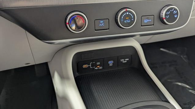 2024 Hyundai KONA SE