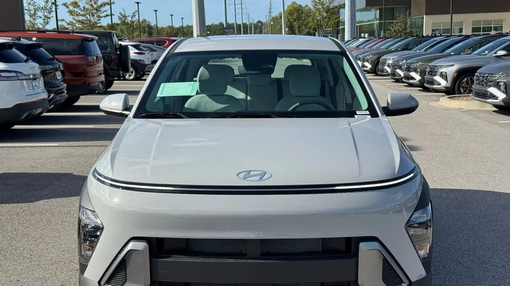 2026 Hyundai KONA SE