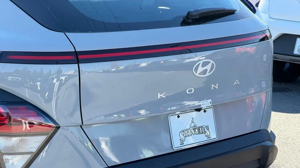 2026 Hyundai KONA SE