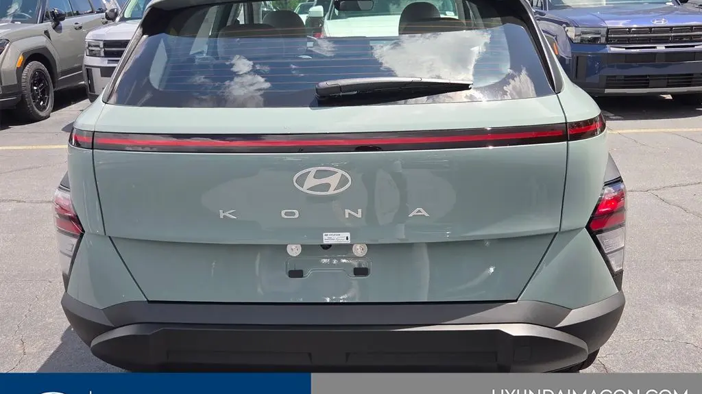 2026 Hyundai KONA SE