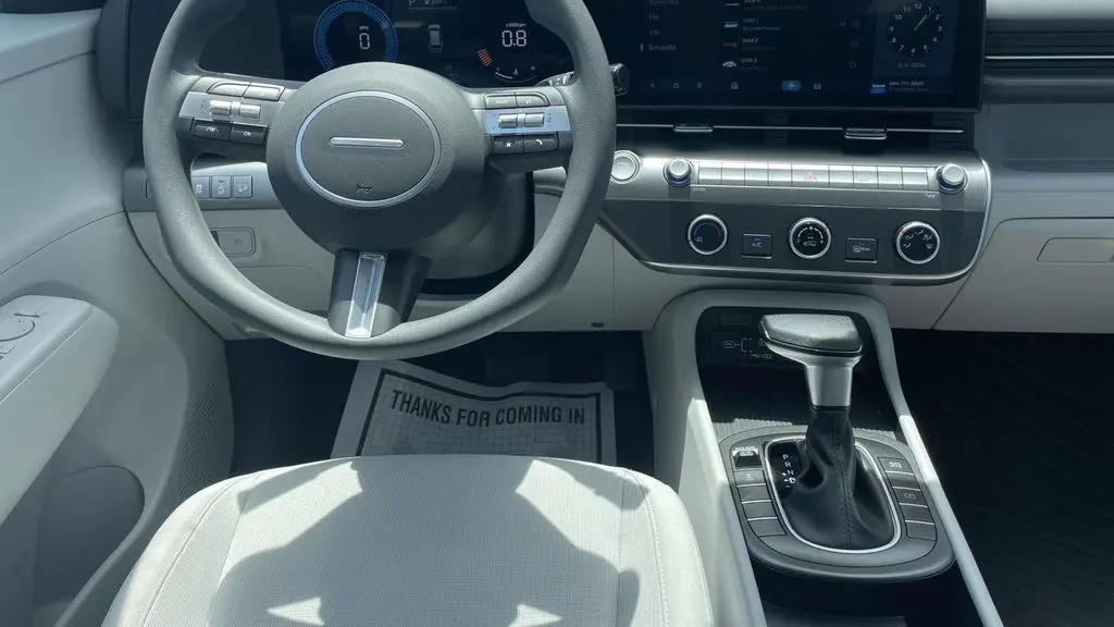 2025 Hyundai KONA SE