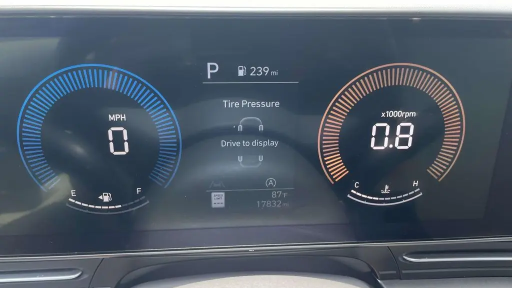 2025 Hyundai KONA SE