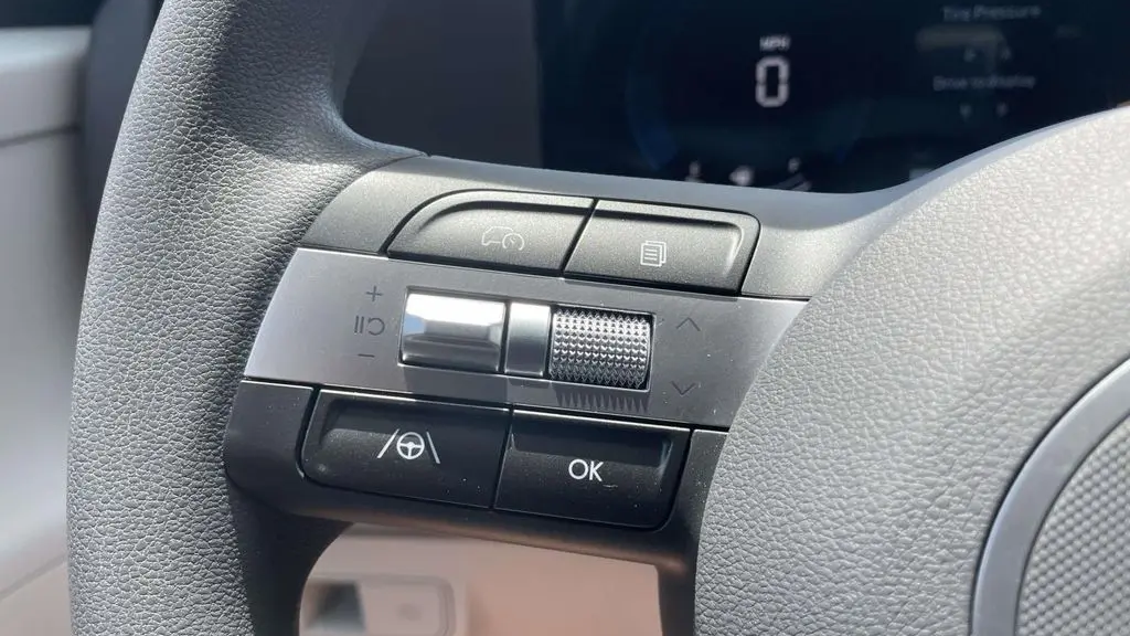 2025 Hyundai KONA SE