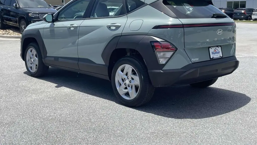 2025 Hyundai KONA SE