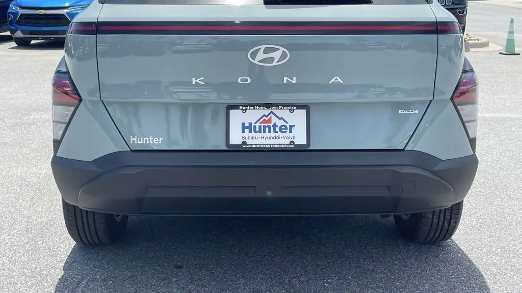 2025 Hyundai KONA SE