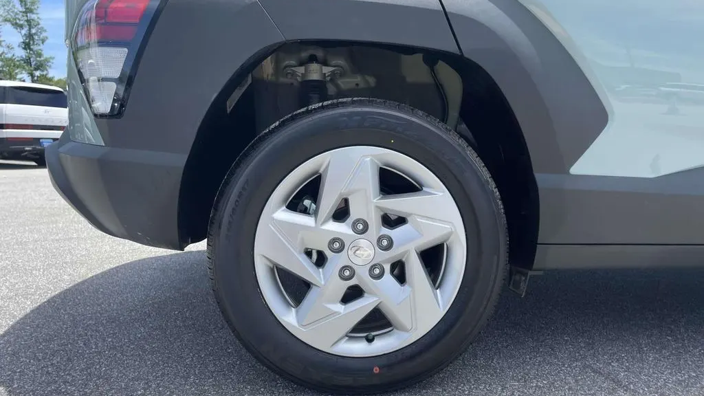 2025 Hyundai KONA SE