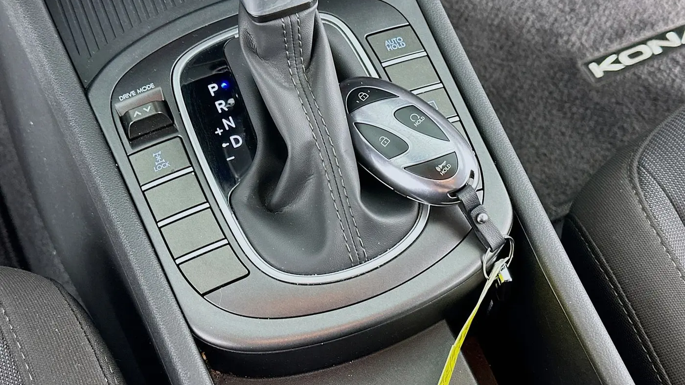 2026 Hyundai KONA SE