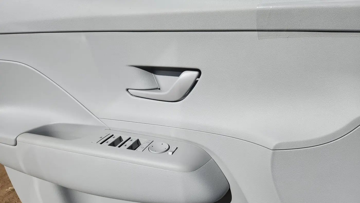 2026 Hyundai KONA SE