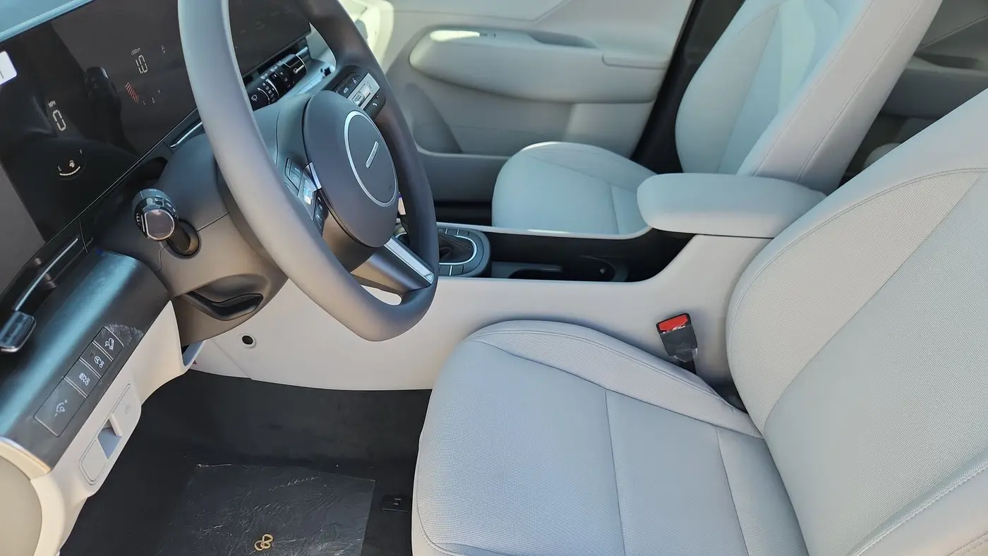 2026 Hyundai KONA SE