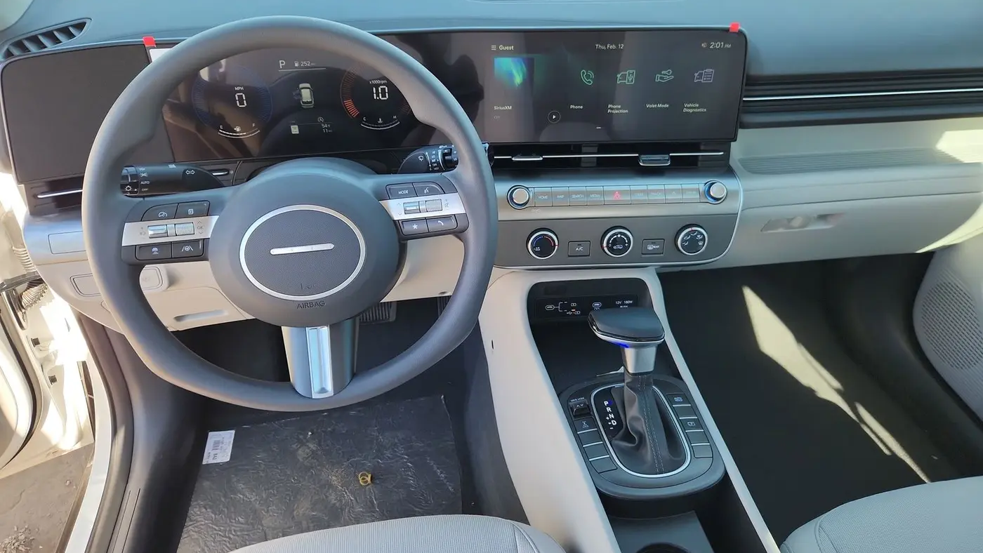 2026 Hyundai KONA SE