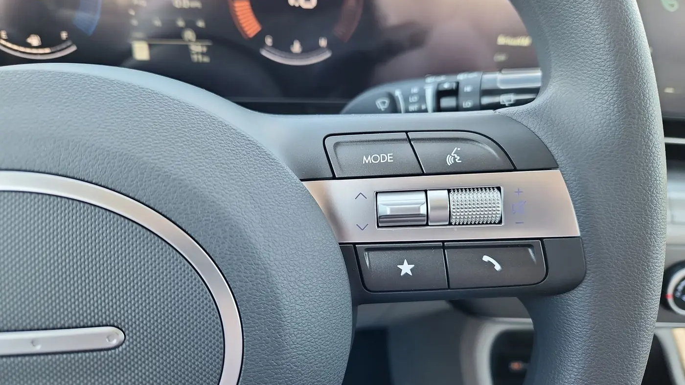 2026 Hyundai KONA SE