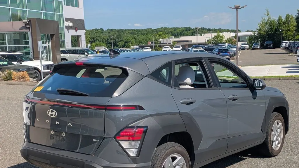 2024 Hyundai KONA SE