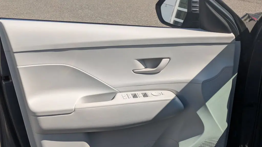 2024 Hyundai KONA SE