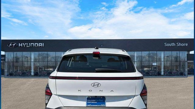 2026 Hyundai KONA SE