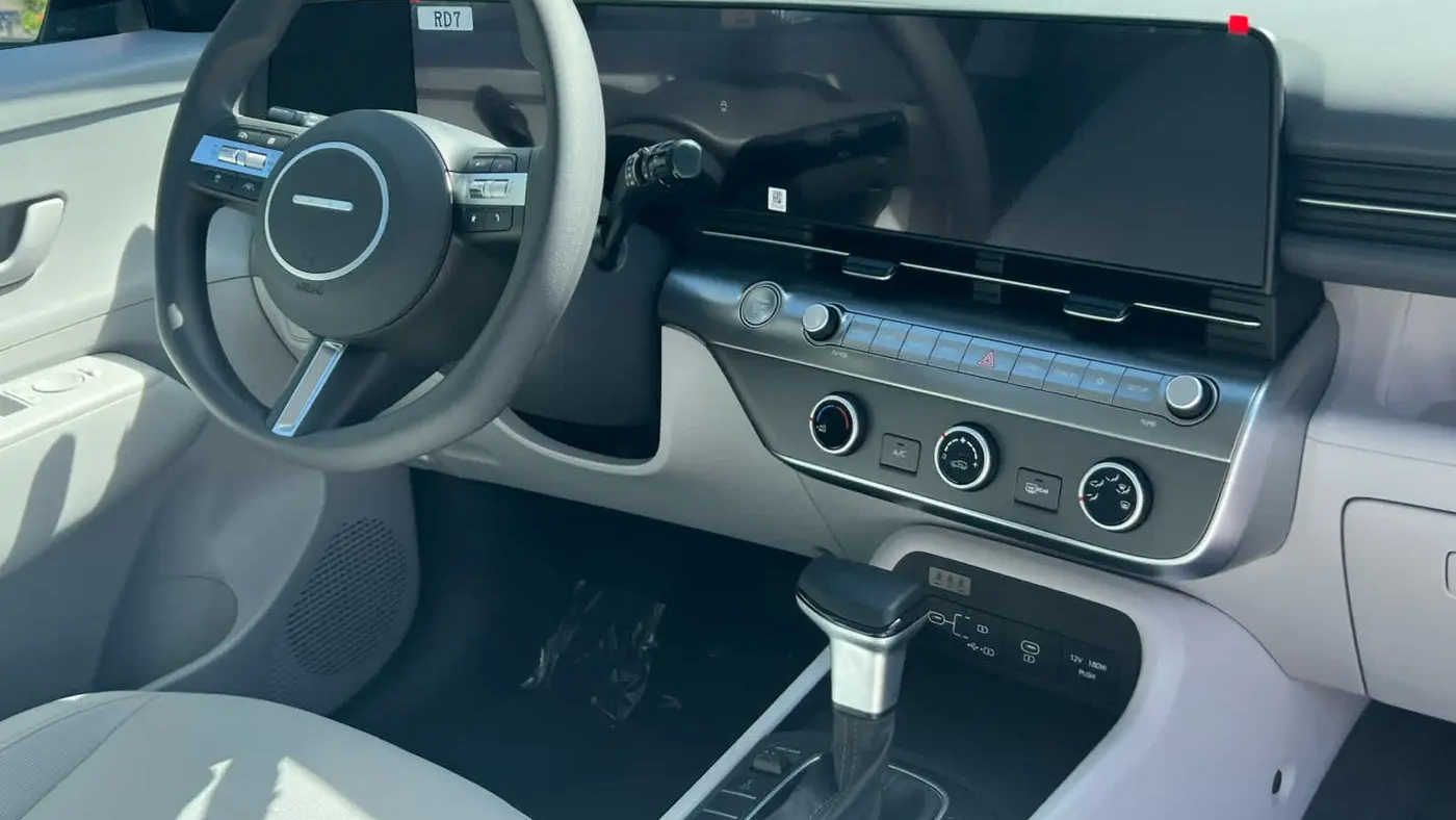 2026 Hyundai KONA SE