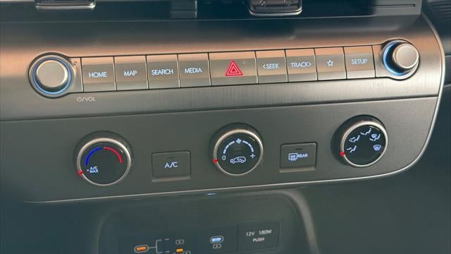 2026 Hyundai KONA SE