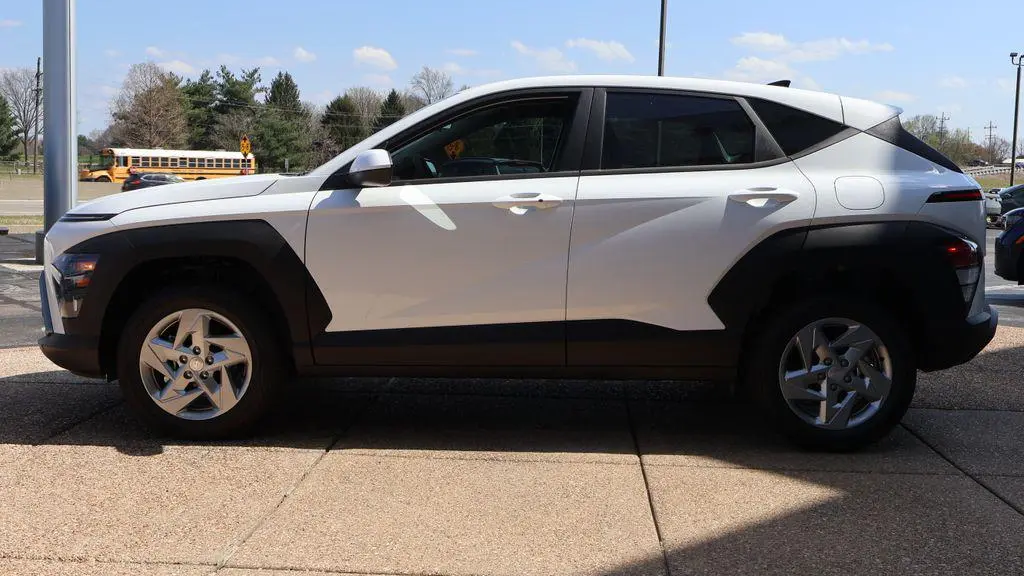 2026 Hyundai KONA SE