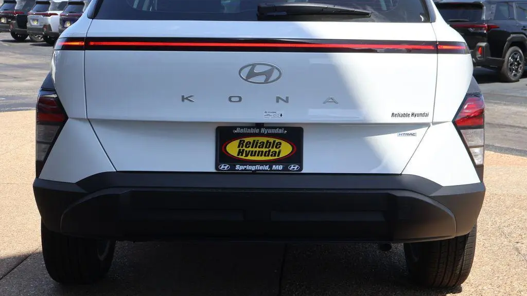 2026 Hyundai KONA SE