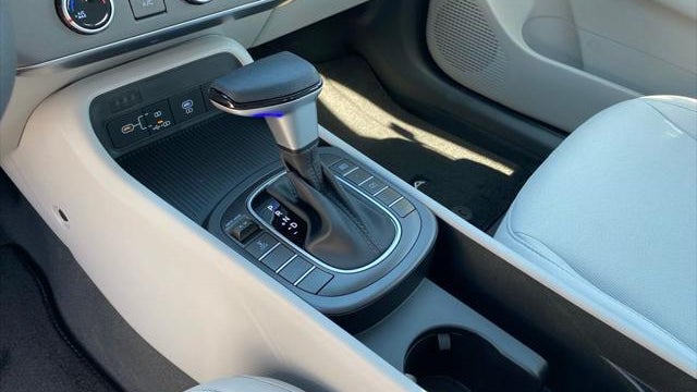 2026 Hyundai KONA SE