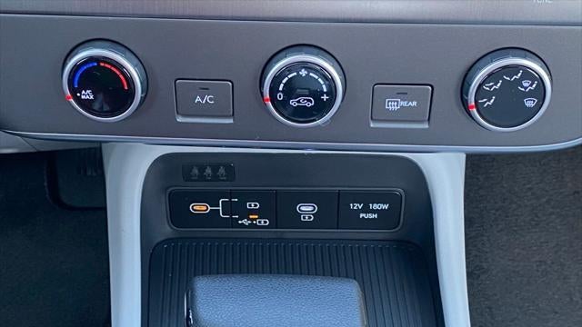 2026 Hyundai KONA SE