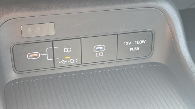 2026 Hyundai KONA SE