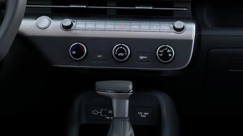2026 Hyundai KONA SE
