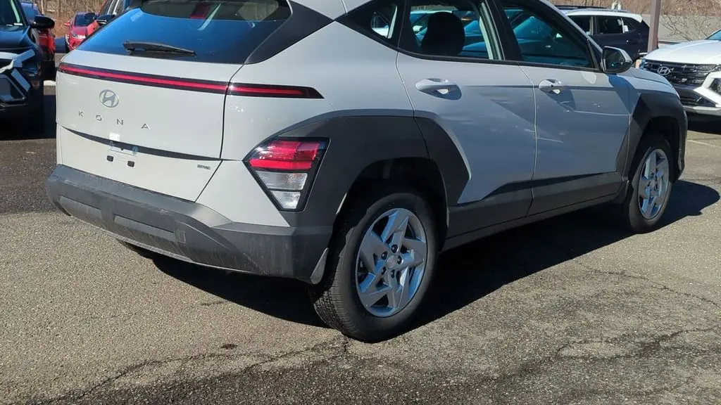 2026 Hyundai KONA SE