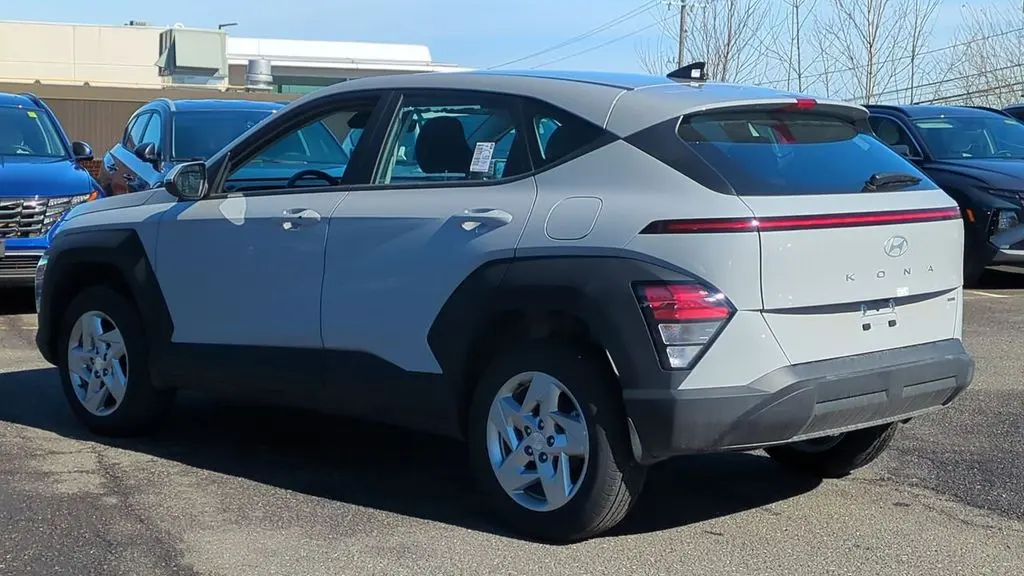 2026 Hyundai KONA SE