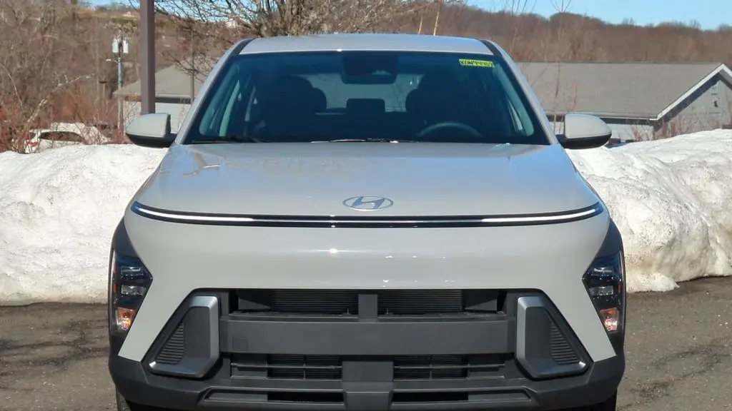 2026 Hyundai KONA SE