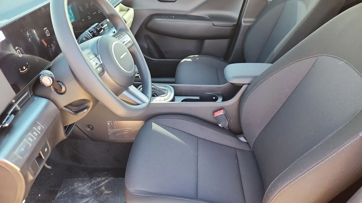 2026 Hyundai KONA SE