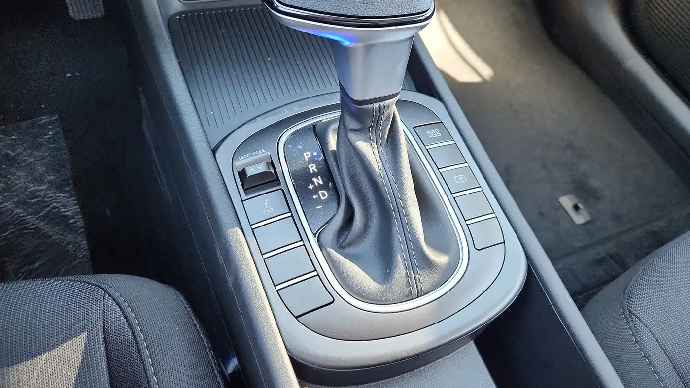 2026 Hyundai KONA SE