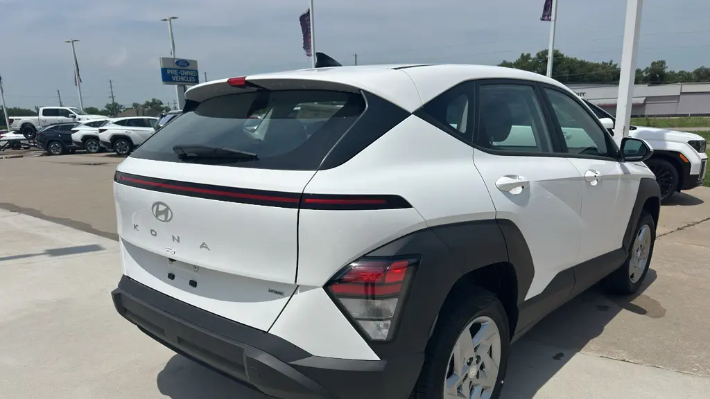 2026 Hyundai KONA SE