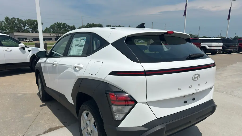 2026 Hyundai KONA SE