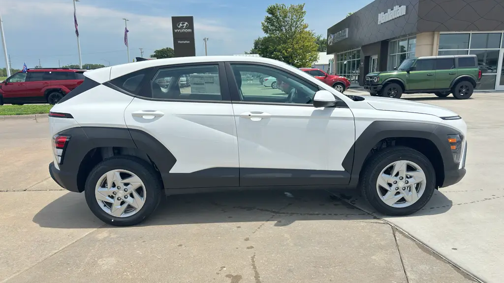 2026 Hyundai KONA SE