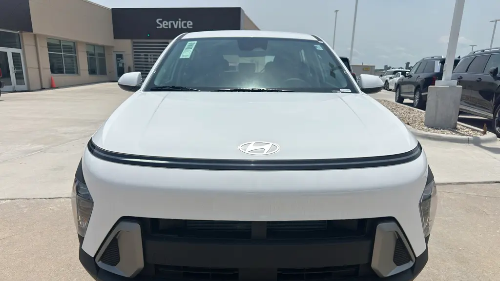 2026 Hyundai KONA SE