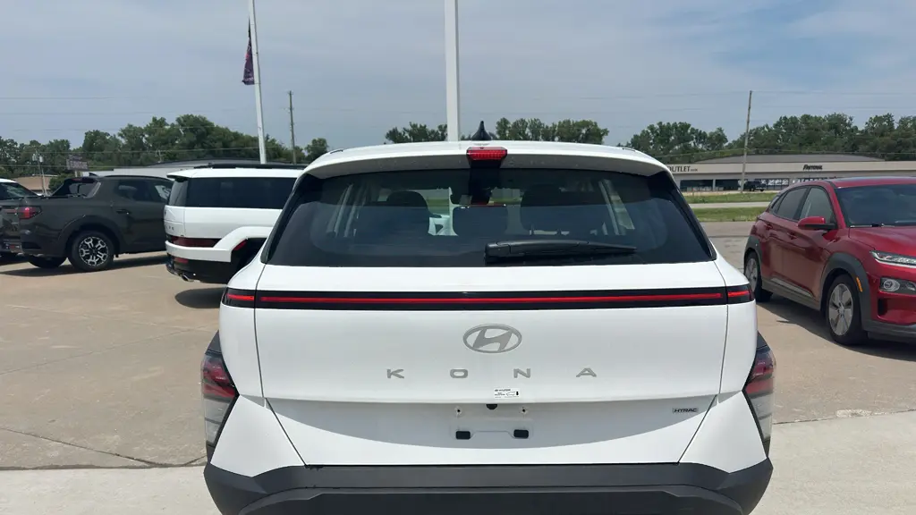 2026 Hyundai KONA SE