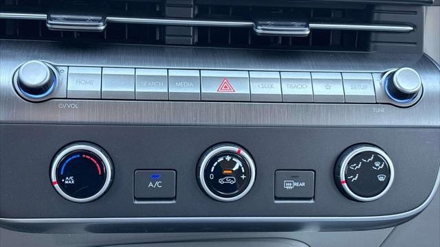 2024 Hyundai KONA SE