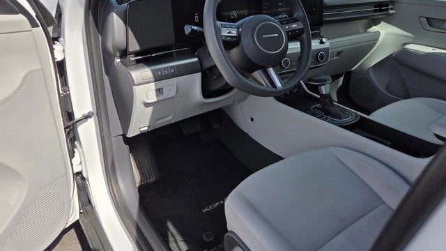 2024 Hyundai KONA SE