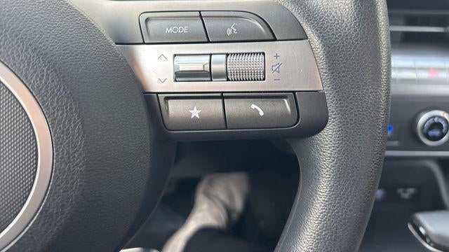 2025 Hyundai KONA SE