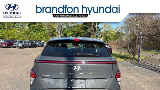 2026 Hyundai KONA SE