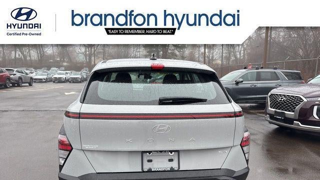 2026 Hyundai KONA SE