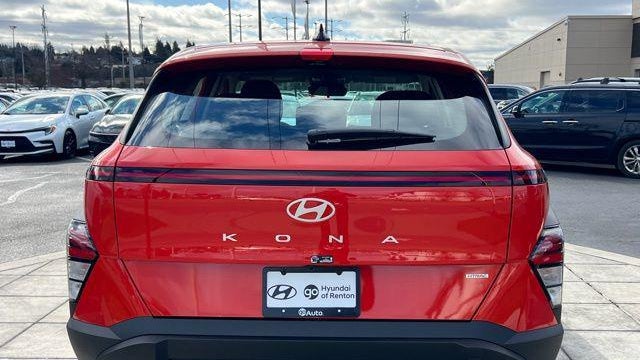 2026 Hyundai KONA SE