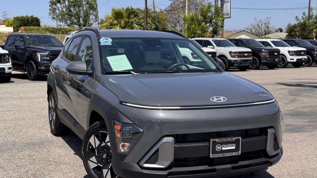2025 Hyundai KONA SEL