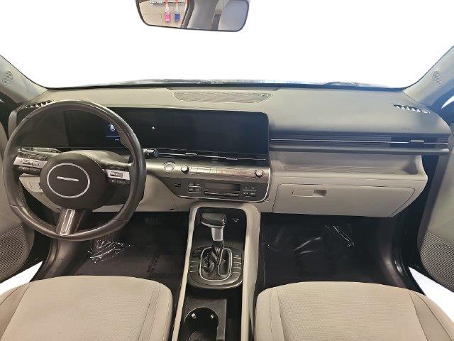 2025 Hyundai KONA SEL — photo 1 of 9