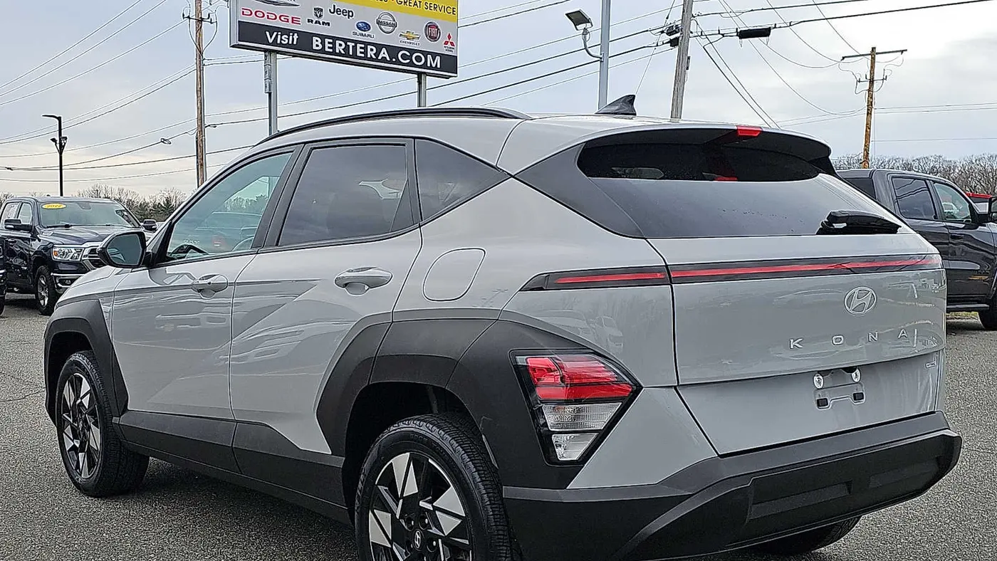 2024 Hyundai KONA SEL