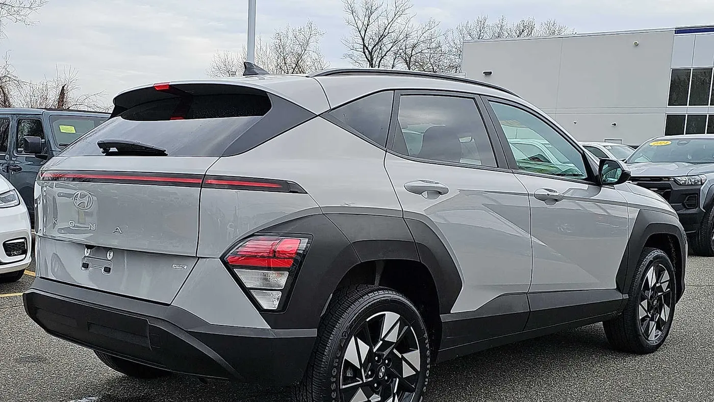 2024 Hyundai KONA SEL